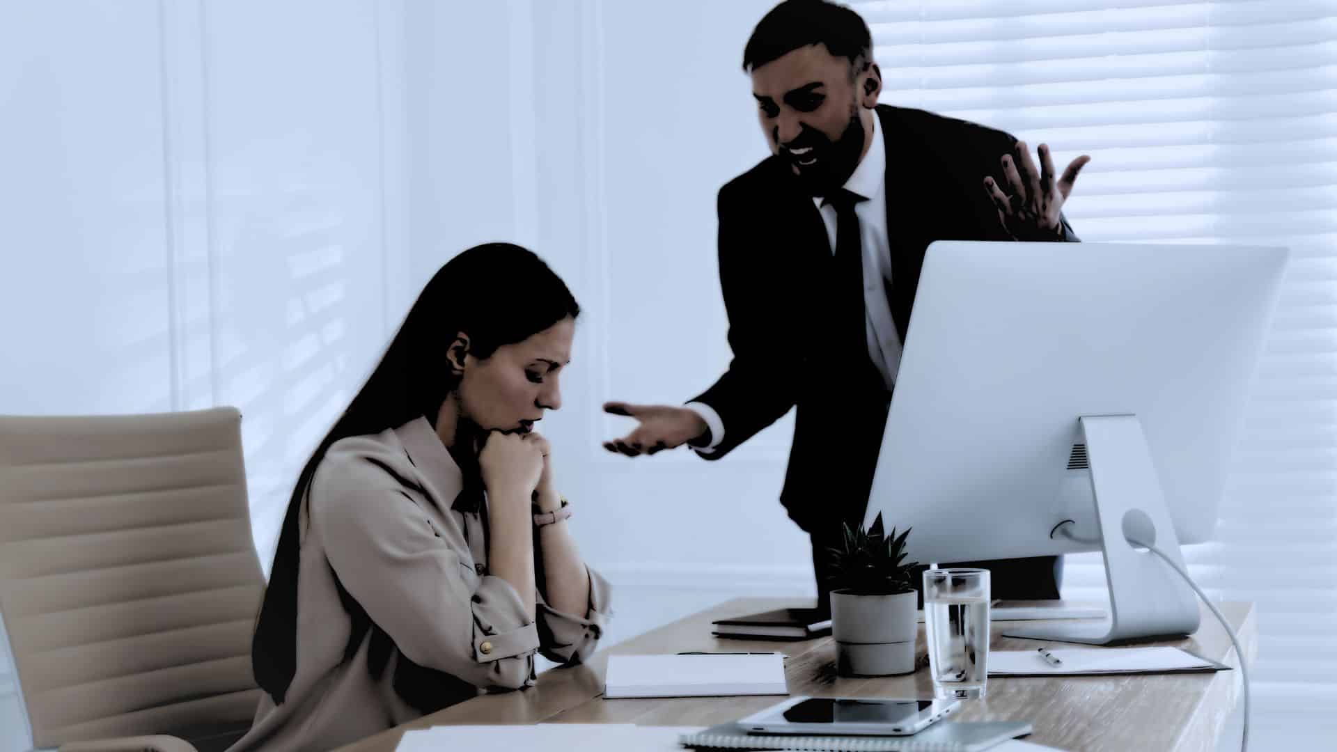 ฝันว่าเถียงกับหัวหน้า