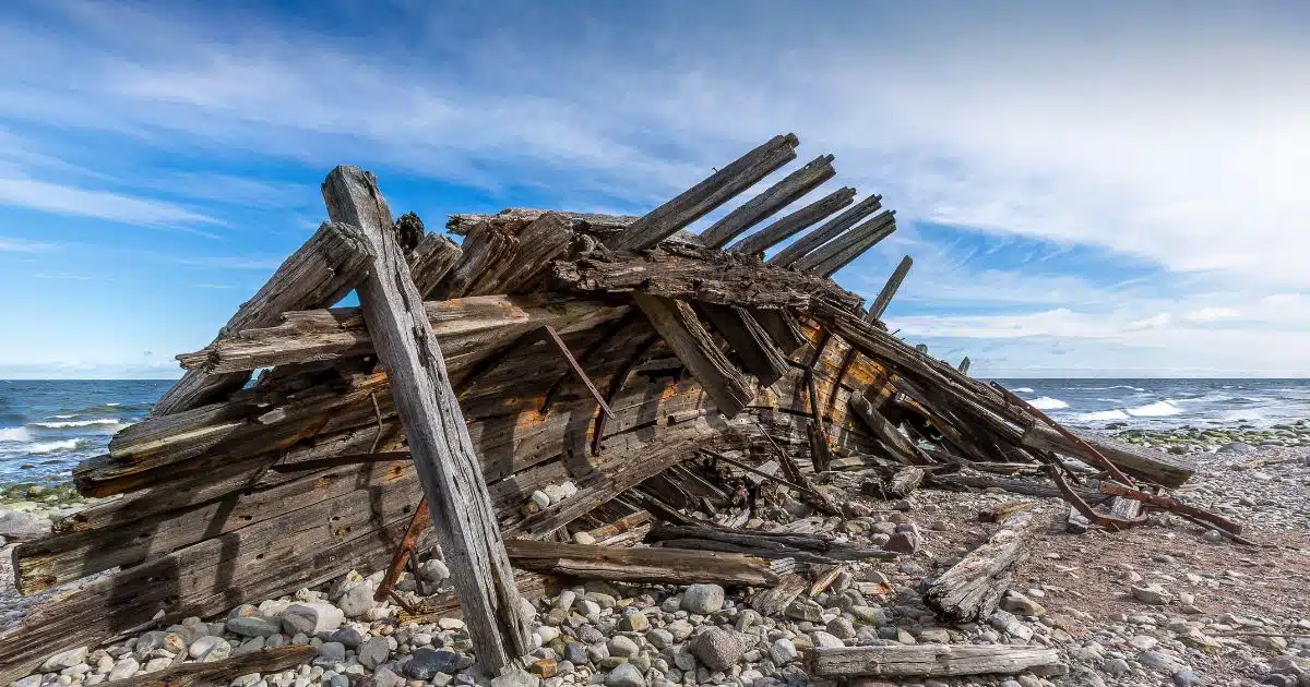 ฝันเห็นเรือล่ม แต่รอด