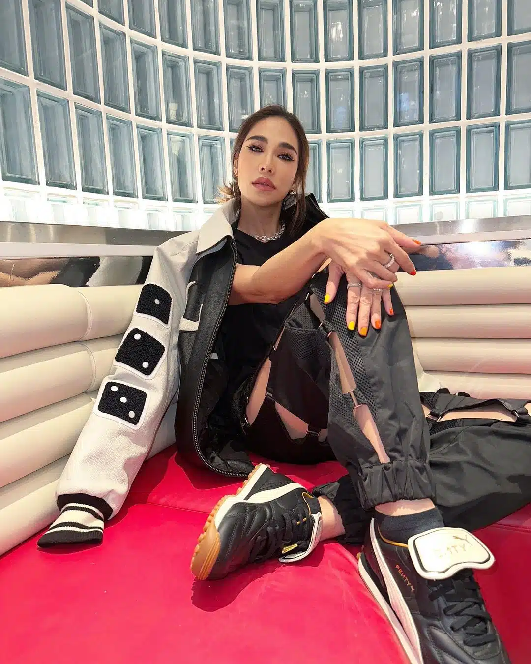 พลอย โพสต์ตัดพ้อรัว ๆ