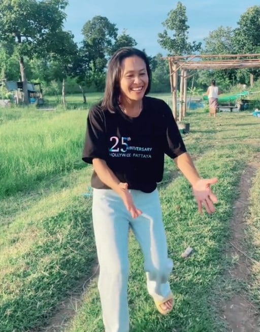 ภาพปัจจุบัน นักร้อง คนจนมีสิทธิ์ไหมคะ