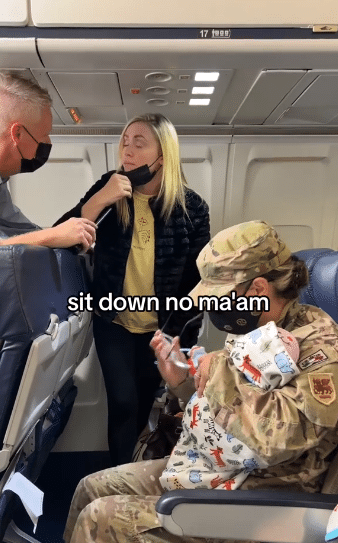 มนุษย์ป้าบนเครื่องบิน