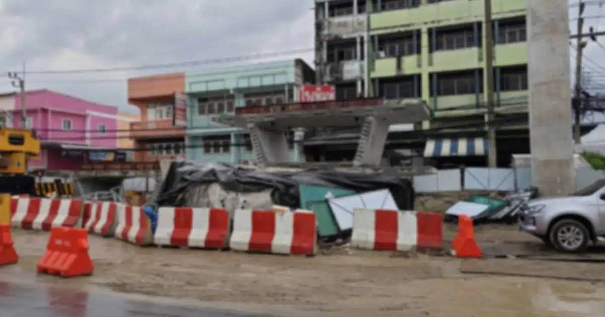 สะพานข้ามแยกลาดกระบังปัจจุบัน