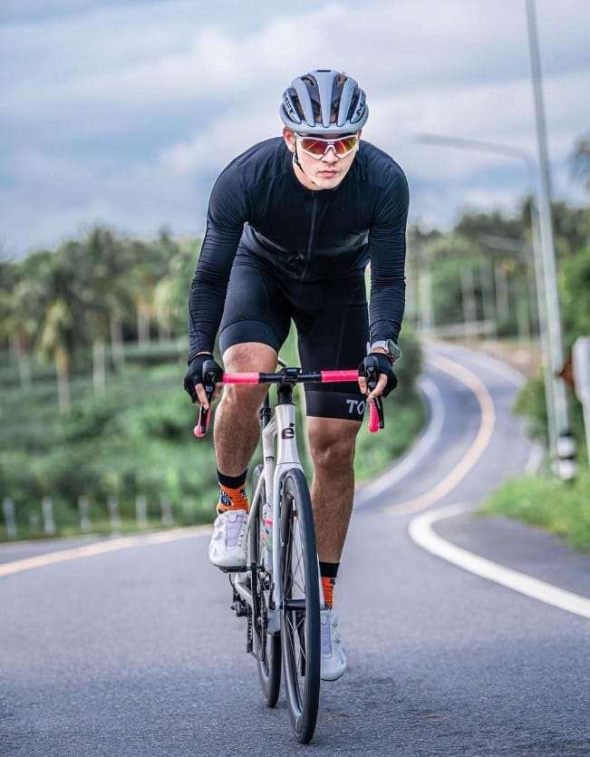 เข้ม หัสวีร์ ขนาดน้องชาย