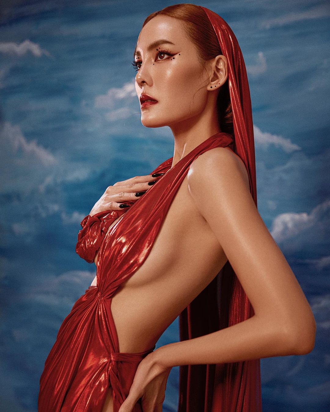 เจนี่ ถ่ายแบบเปลือยอก อายุ 42 ปี