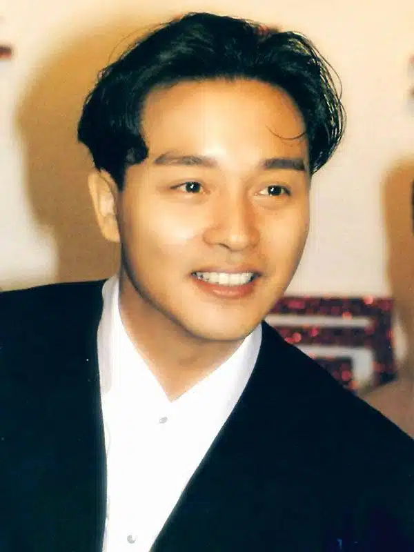 เลสลี่จาง มาไทย รร.มณเฑียร