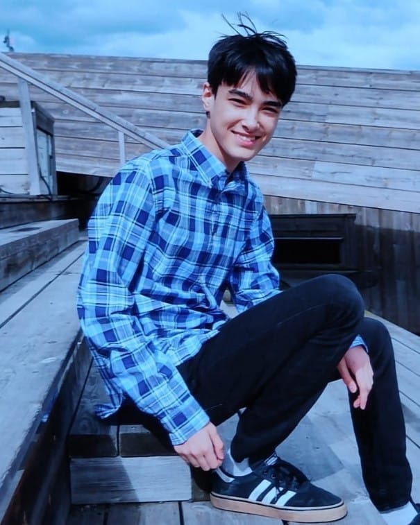 เฮนรี่ น้องชาย ญาญ่า