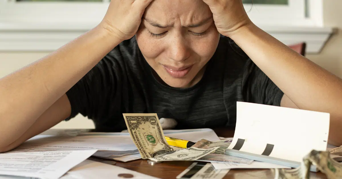 แคปชั่นเงินเดือนข้าราชการ 2566 นอกจากหน้าตาดีและหนี้ เราก็ไม่มีอะไรอีกเลย