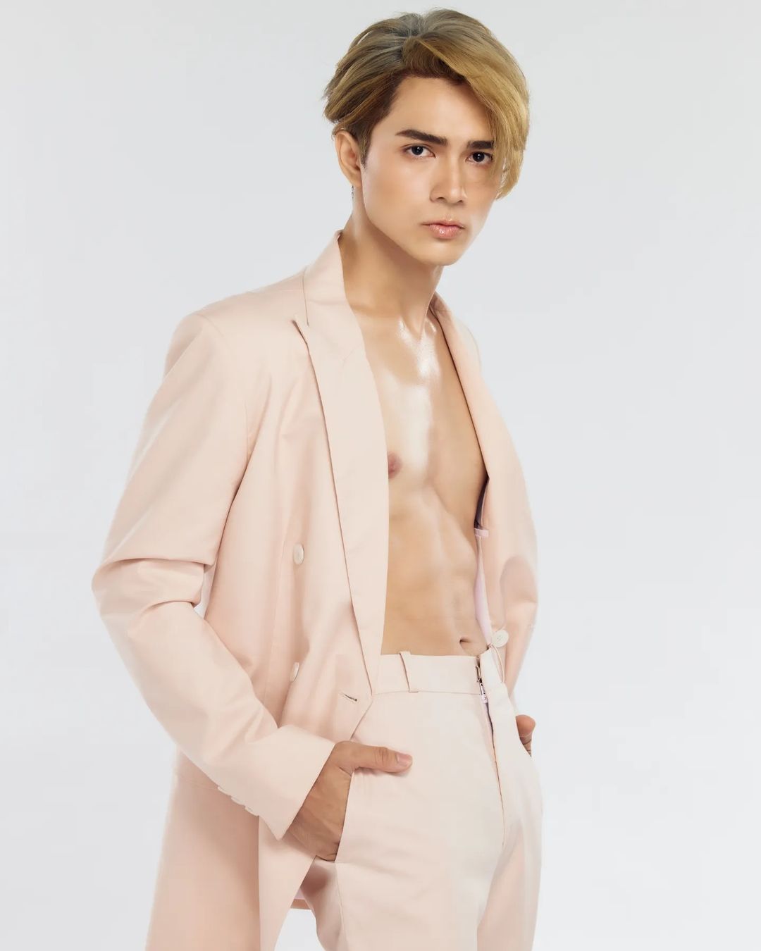 แน็ก โพสต์ภาพคู่ เก๋ไก๋