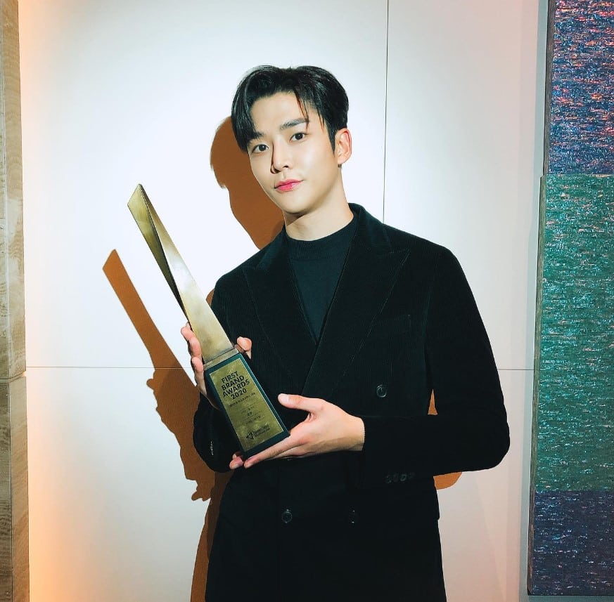 โรอุน ออกจาก SF9