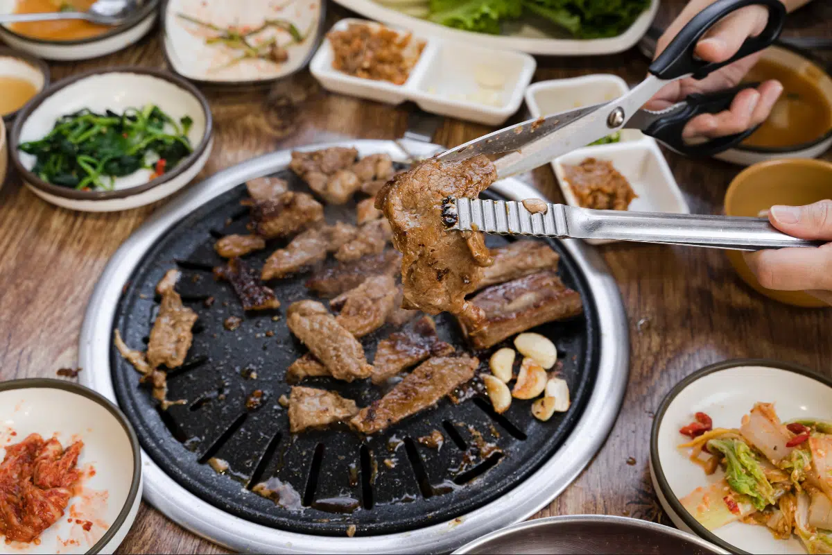 ฝันว่ากินหมูกระทะ ทำนายฝันชวนหิว ตีเลขเด็ดนำโชค