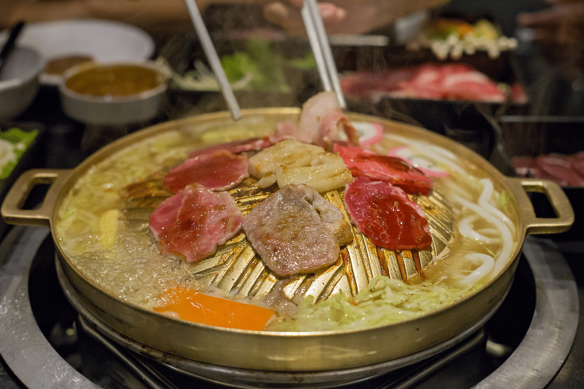 ฝันว่ากินหมูกระทะ ทำนายฝันชวนหิว ตีเลขเด็ดนำโชค