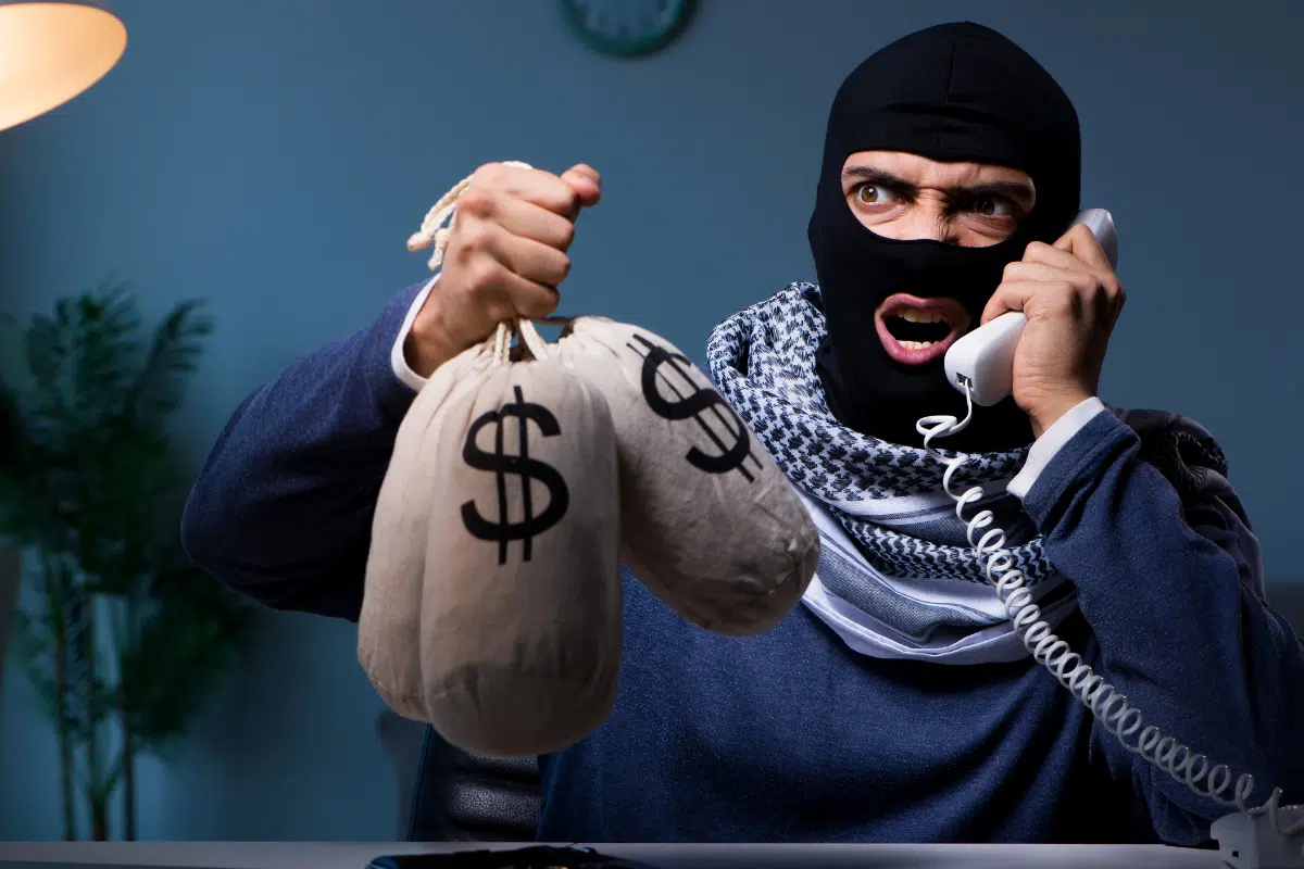 ฝันว่าโดนขโมยเงิน เปิดตำราทำนายฝัน พร้อมตีเลขเด็ดลุ้นโชค