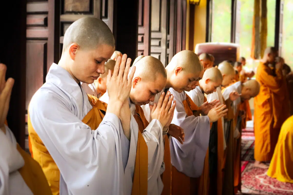 ฝันว่าไปงานบวช เปิดคำทำนายฝันมงคล พร้อมตีเลขเด็ด