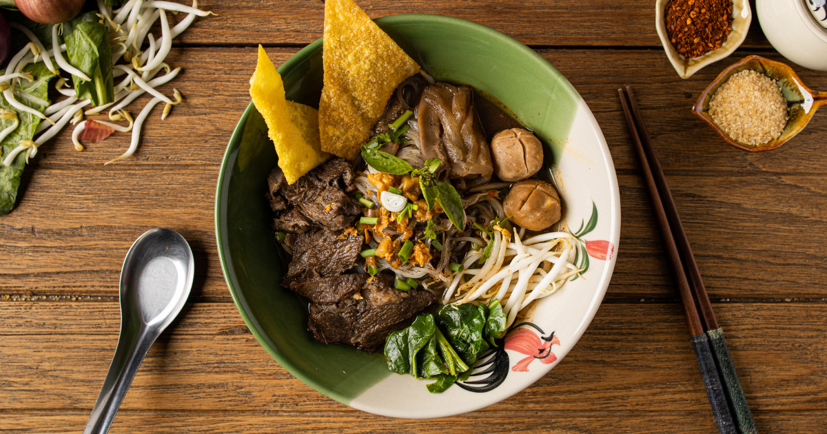 ฝันว่า &quot;กินก๋วยเตี๋ยว&quot; การทำนายฝันที่สื่อความถึงพูด พร้อมตีเลขเด็ดจากฝันของคุณ