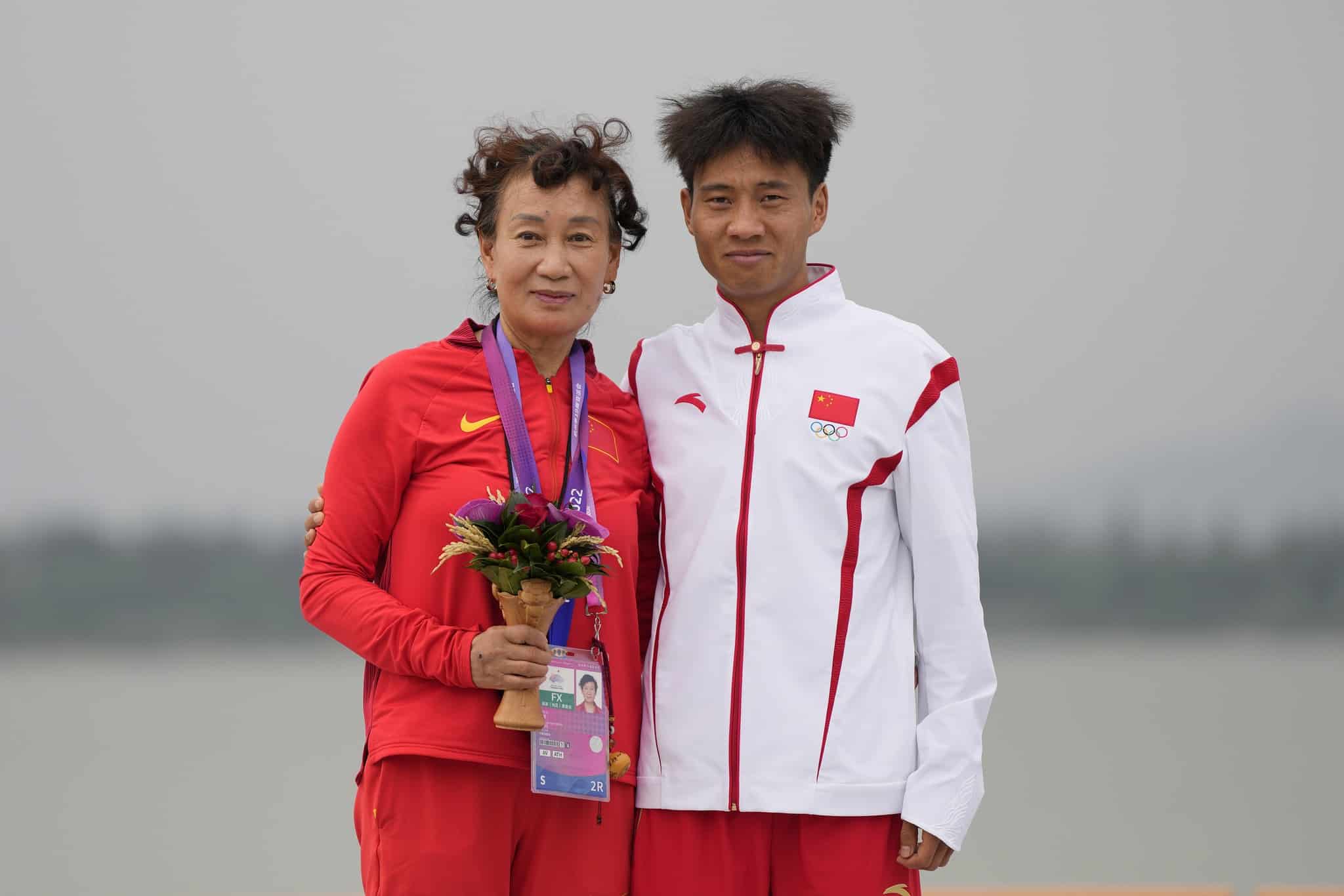 he jie and coach men marathon