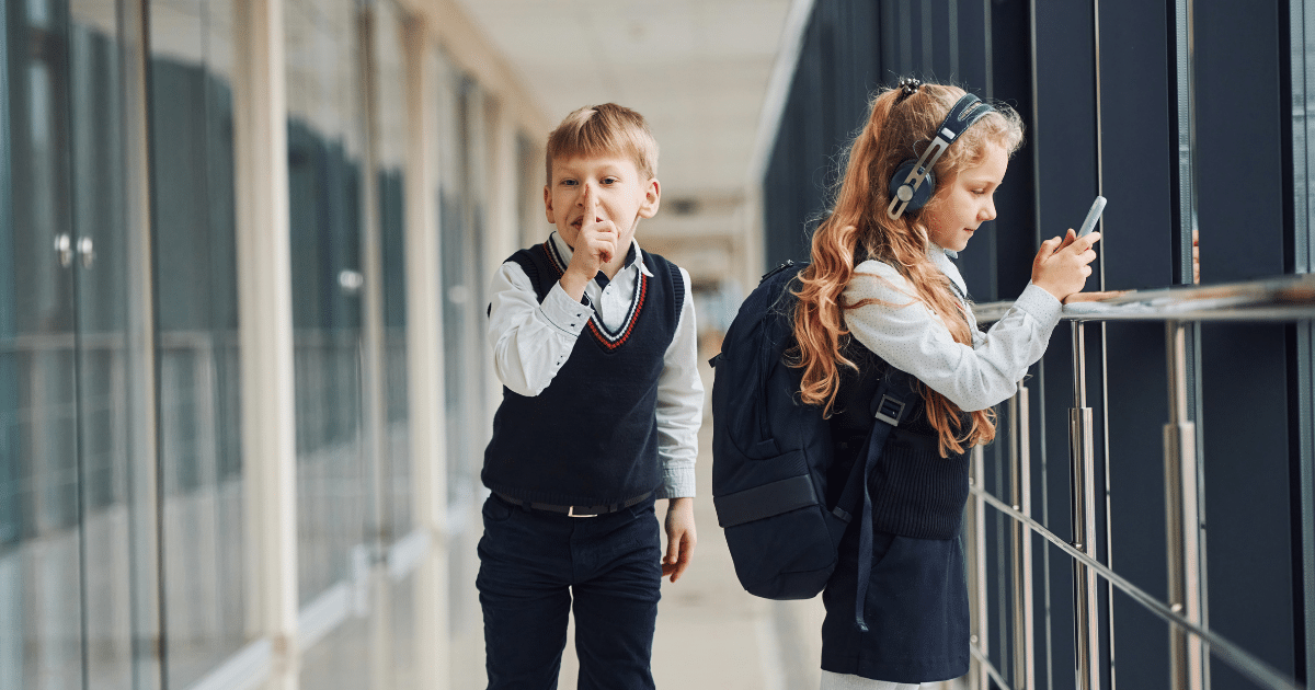 'พฤติกรรมลอกเลียนแบบในเด็ก'