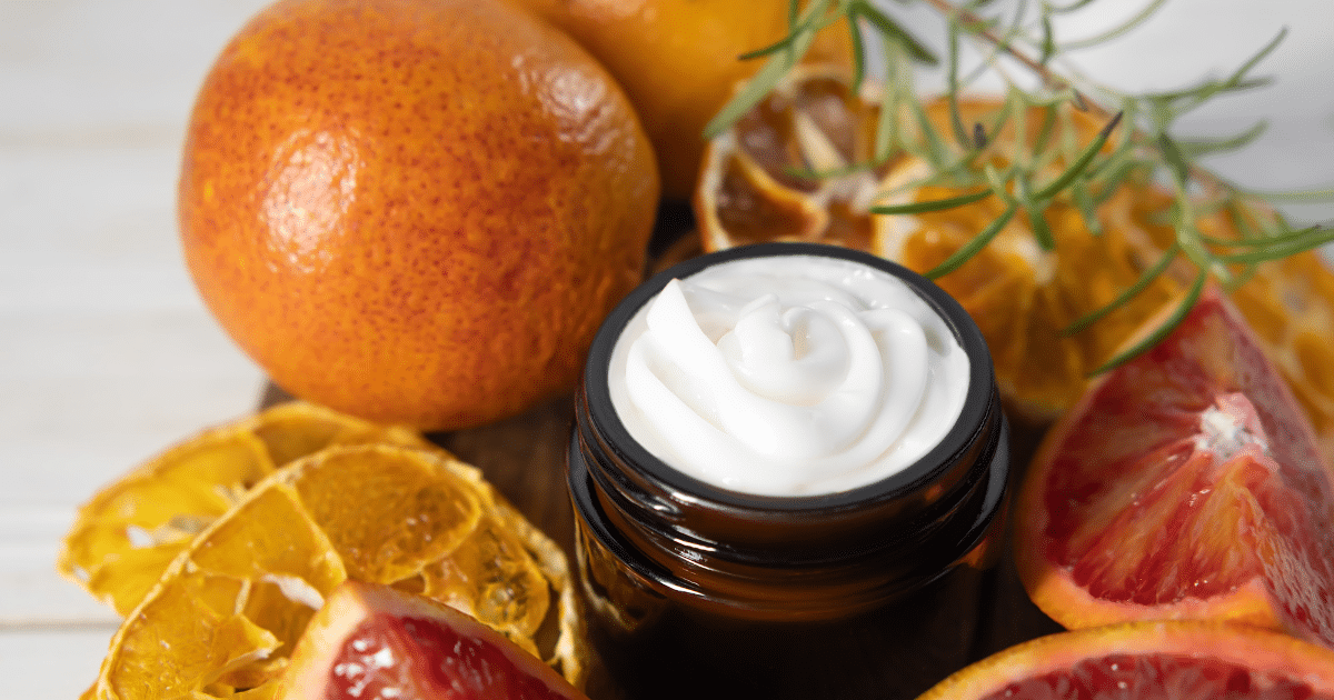 เปิดเคล็ดลับการลดรอยจ้ำแดง ลบเลือนรอยจูบจากคู่ของคุณให้หายเป็นปลิดทิ้ง