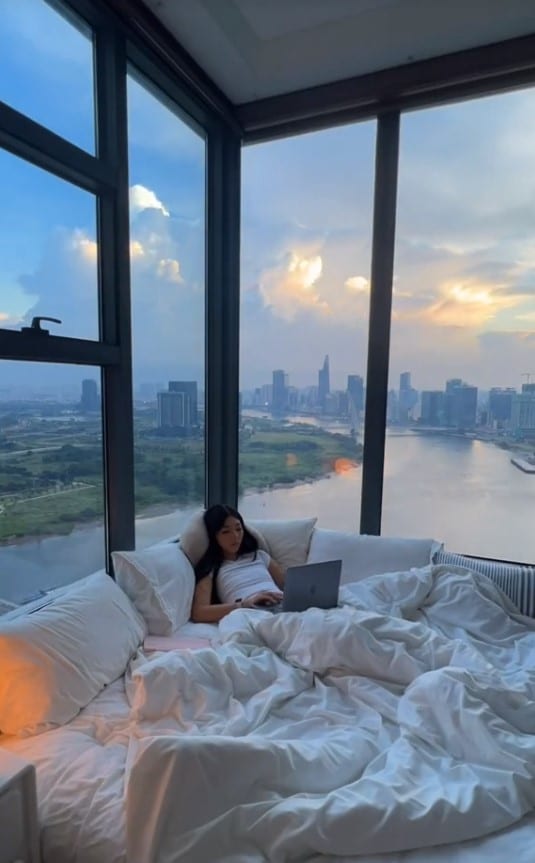 คลิปรีวิวห้องนอนของ Le Hong Oanh