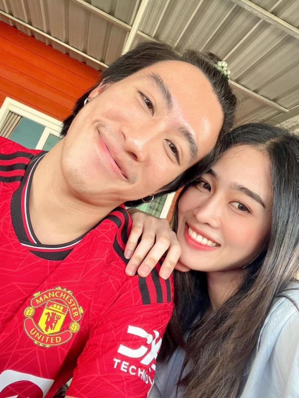 นุ๊ก ธนดลกับพี่มิลค์ พี่สาว