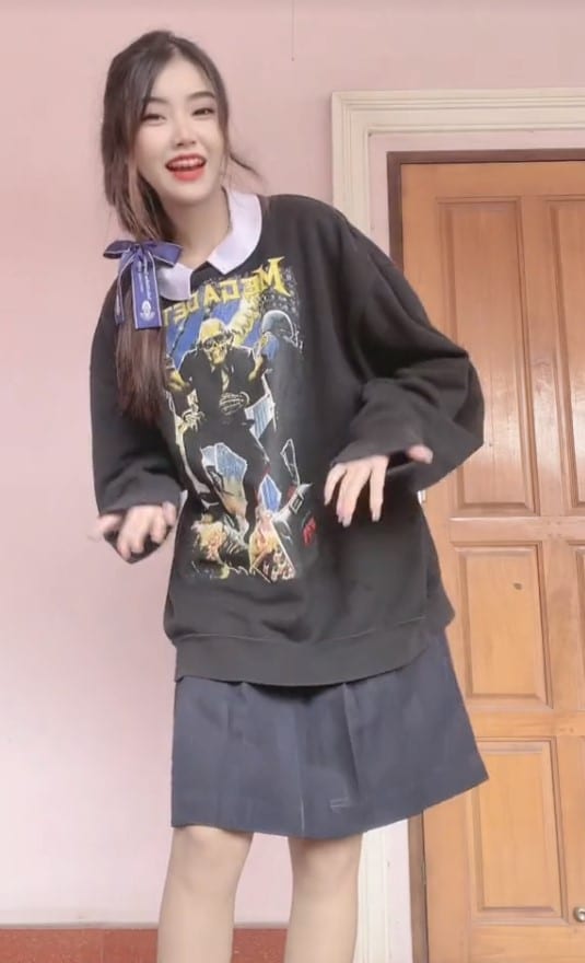 น้องซีน ดาวติ๊กต็อกขายนมเปรี้ยว