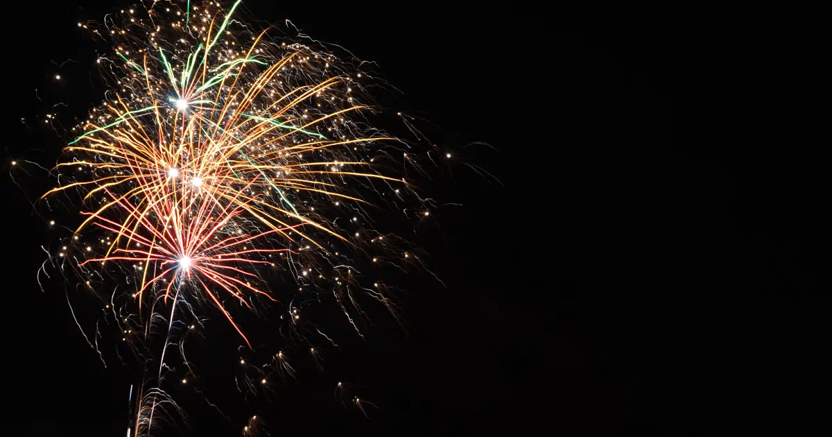 ฝันเห็นบั้งไฟ ฝันมงคลมอบโชคอะไรให้คุณ