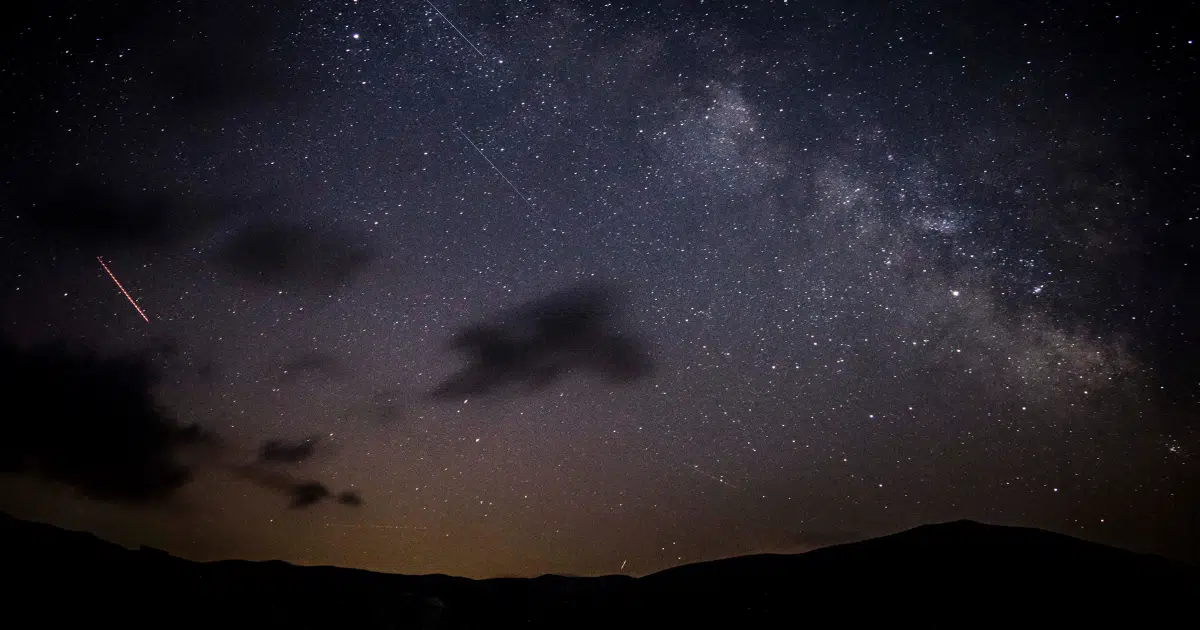 ฝันเห็นบั้งไฟ ฝันมงคลมอบโชค