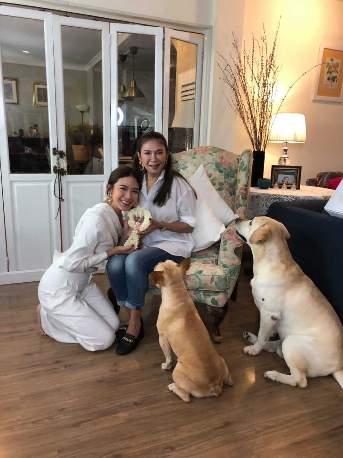 ประวัติ พลอย เจิรญปุระ แม่น้ำหวาน