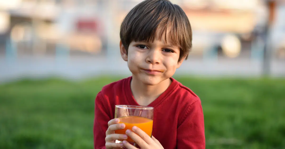 ฝันว่าดื่มน้ำผลไม้