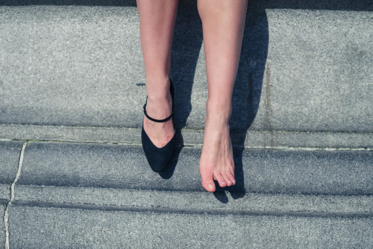 ฝันว่ารองเท้าหาย 1 ข้าง