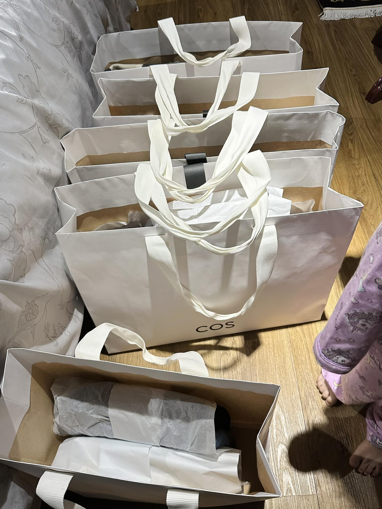 ราคาเสื้อแบรนด์เนม ชาดา