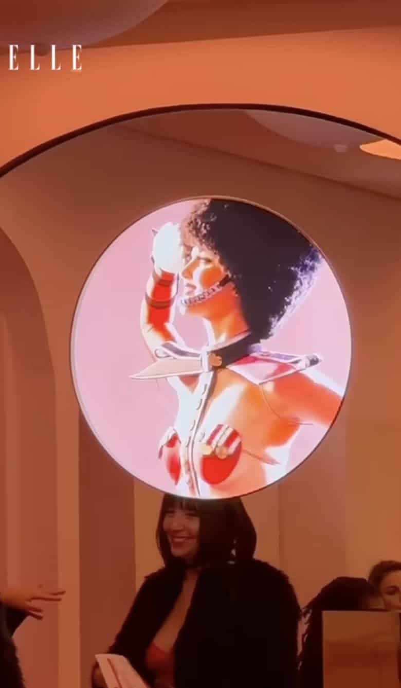 ลิซ่า BLACKPINK Crazy Horse Paris