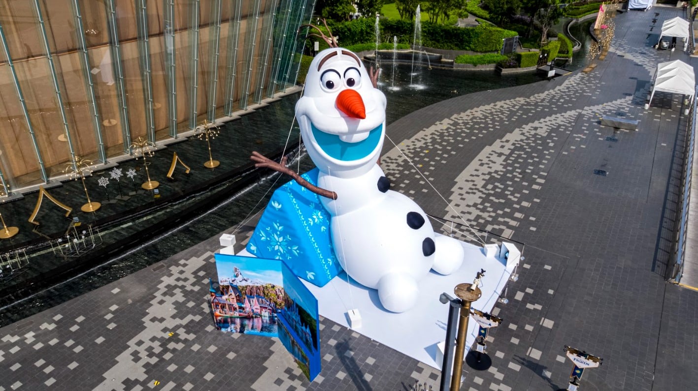 ฮ่องกงดิสนีย์ ไอคอนสยาม โอลาฟ 10 เมตร