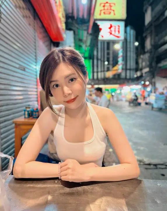 'แป้ง Zbing z.' ยูทูบเบอร์สาวไทย มีผู้ติดตามทะลุ 18 ล้านบัญชี
