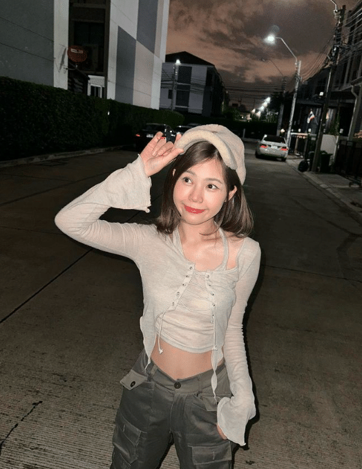 'แป้ง Zbing z.' ยูทูบเบอร์สาวไทย มีผู้ติดตามทะลุ 18 ล้านบัญชี