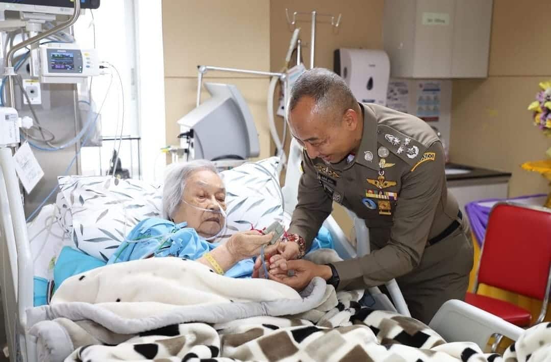 แม่บิ๊กต่อเสียชีวิตอย่างสงบ