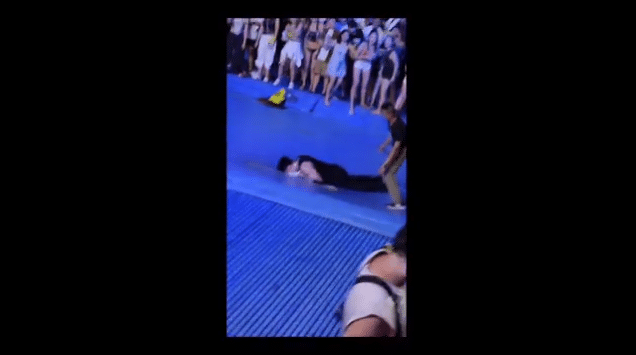 โจล่งกระโดดลงเวที