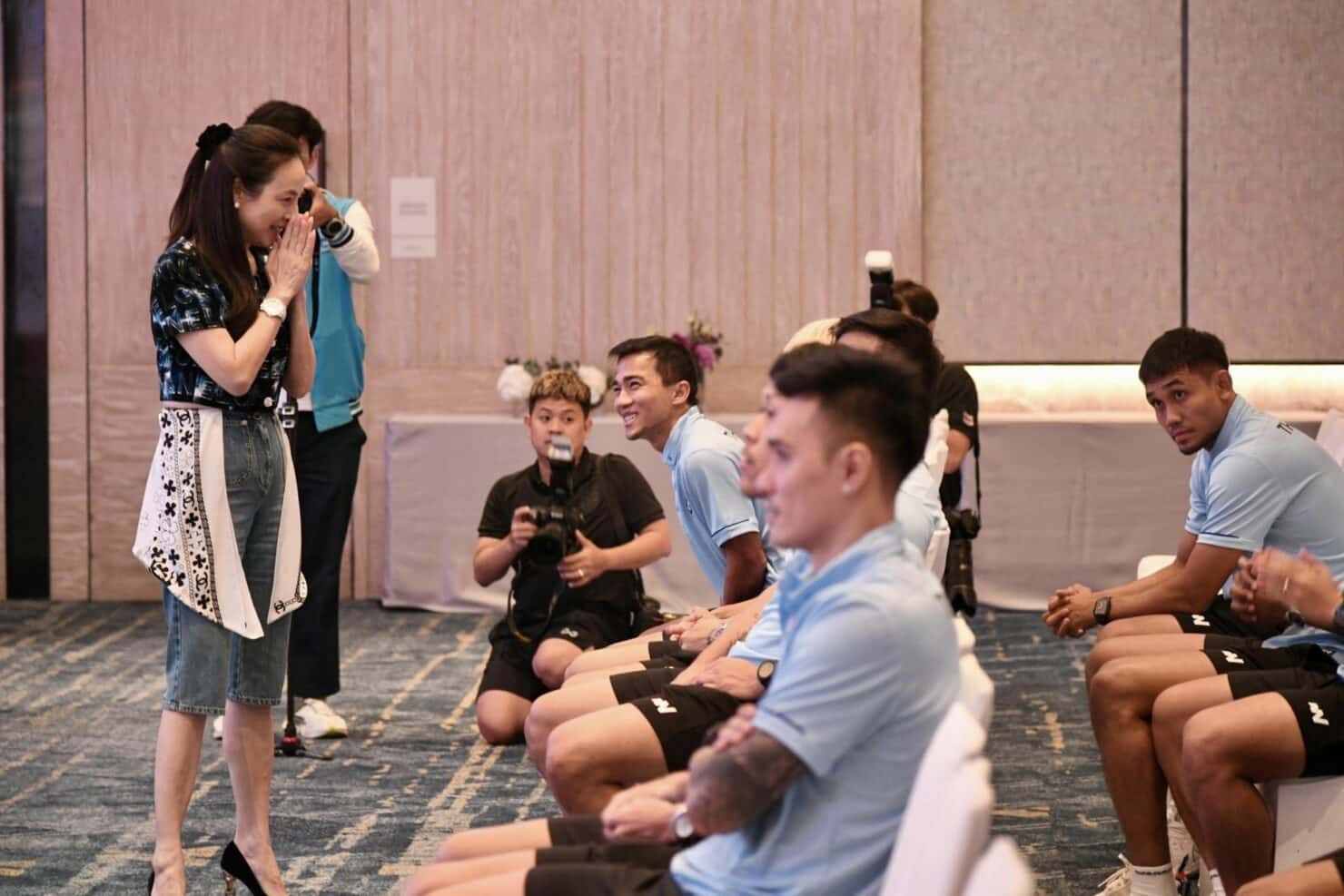 ชนาธิป ทีมชาติไทย