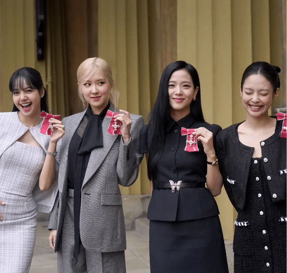 BLACKPINK รับเครื่องราช