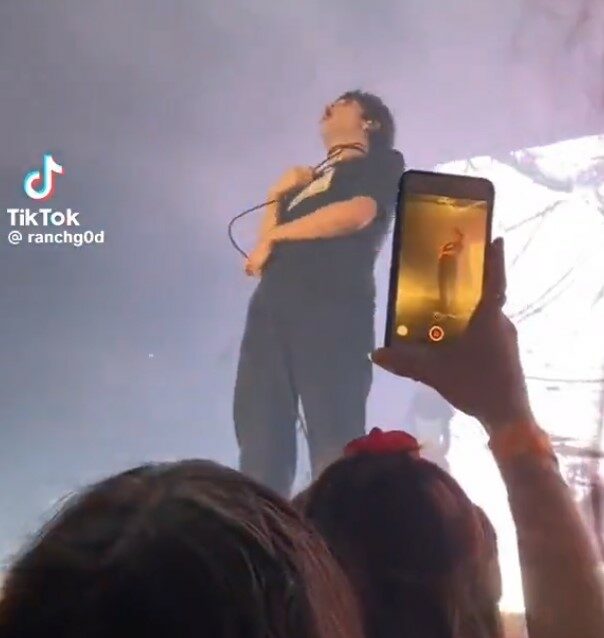 matty 1975 เกือบโดนสายไมค์รัดคอ