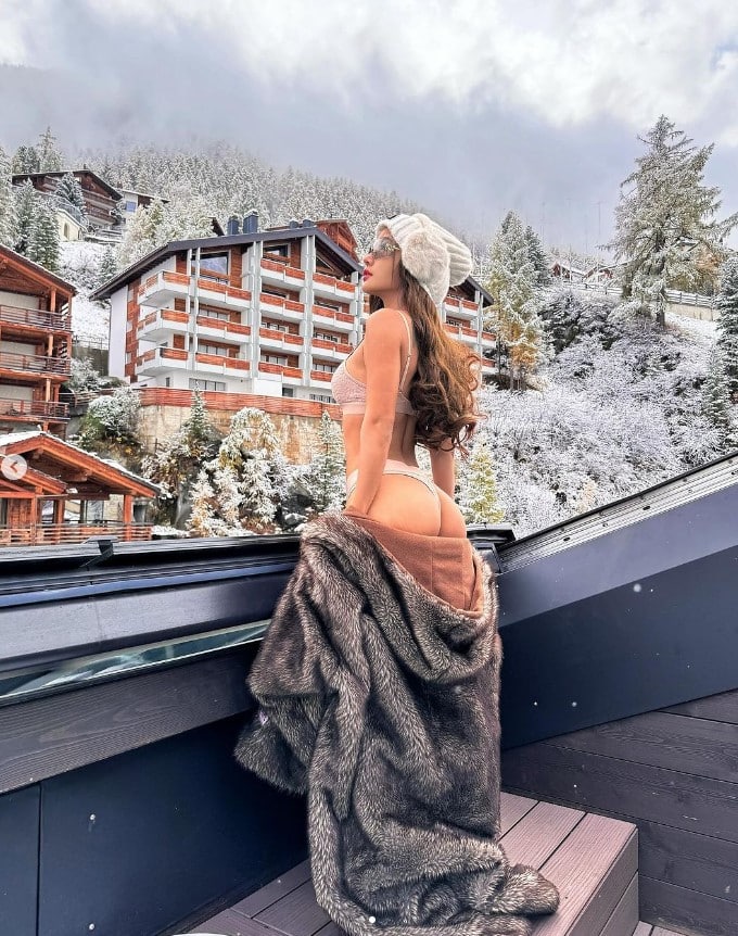 กระแต ใส่ชุดเซ็กซี่ สวิสเซอร์แลนด์