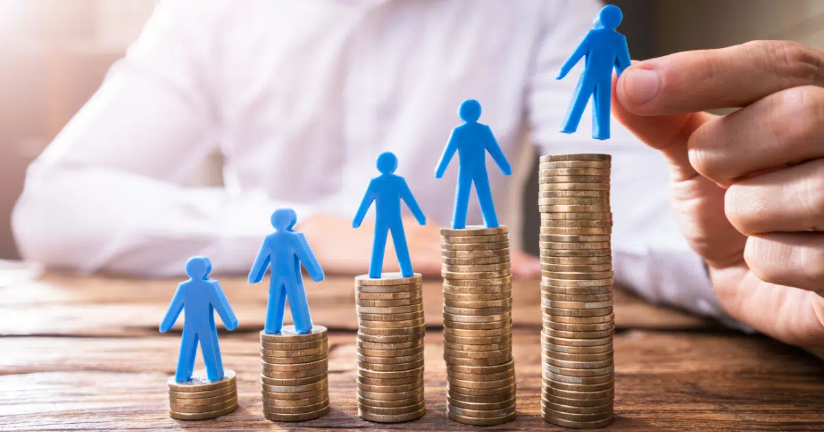 การปรับอัตราเงินเดือนแรกบรรจุ