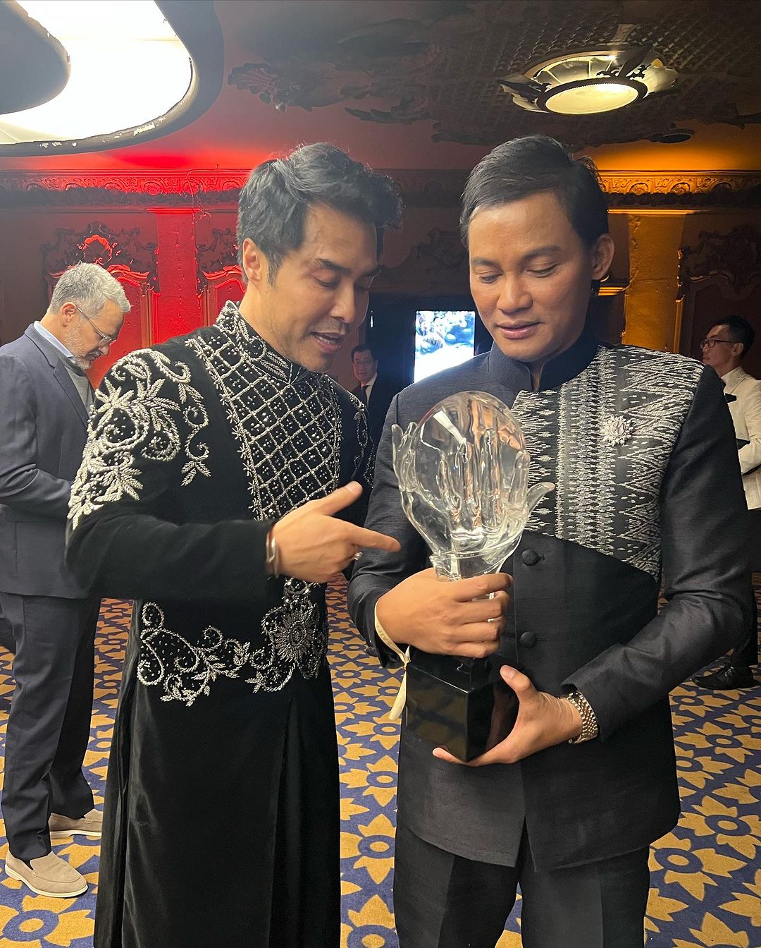 จา พนม รับรางวัล Outstanding Asian Artist 2023
