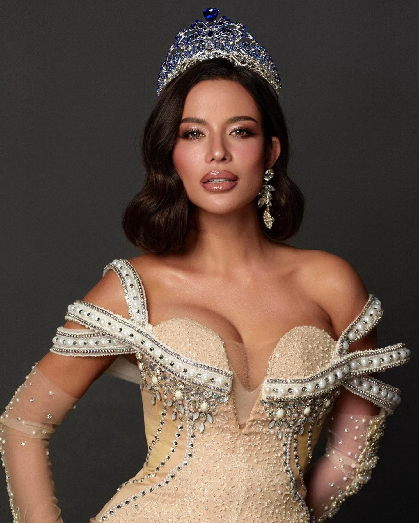 ซูซี่ สุษิรา แต่งหน้าเป็น Miss Universe