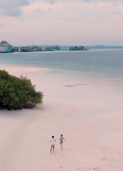 ซ้อมหรือพร้อมแล้ว 'ใหม่-เต๋อ' กับซีนใหญ่ครบรอบ 6 ปีกลางทะเลมัลดีฟส์