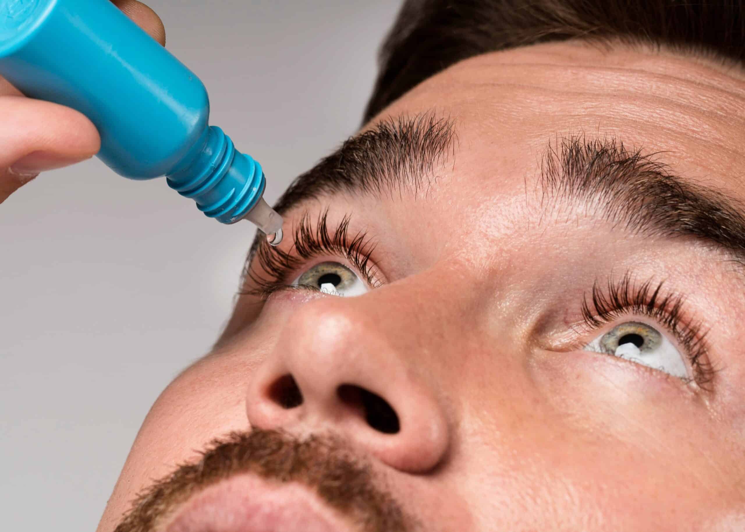 น้ำเกลือหยดตา