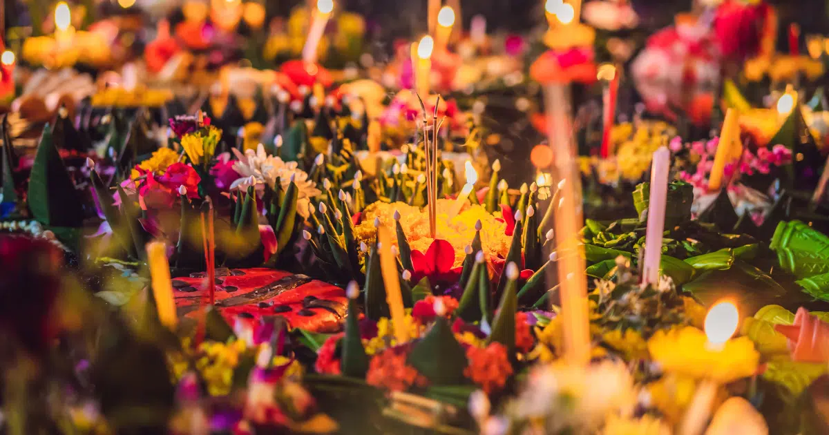 วิธีขอขมาพระแม่คงคา คำอธิษฐานวันลอยกระทง 2566 เสริมสิริมงคลส่งท้ายปี