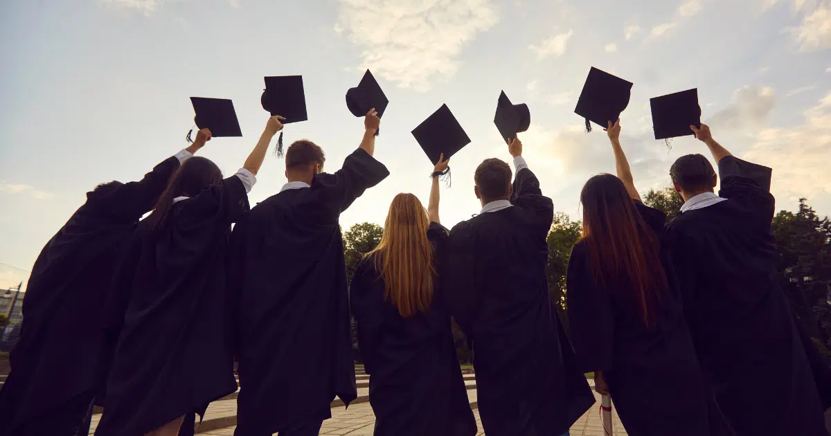 ฝันว่าเรียนจบระดับปริญญาเอก