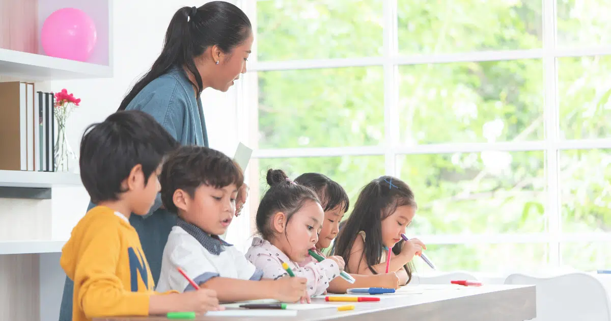 ฝันว่าไปโรงเรียนอนุบาล