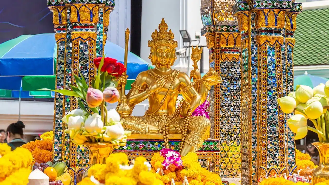 ฝันว่าไหว้พระพรหม