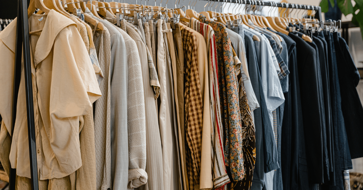 สีเสื้อมงคล เดือนพฤศจิกายน 2566 เสริมโชคลาภประจำวัน งานปัง เงินโดดเด่น